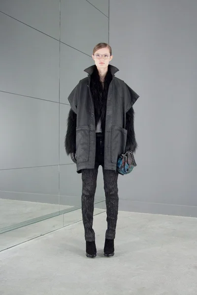 Look 10
